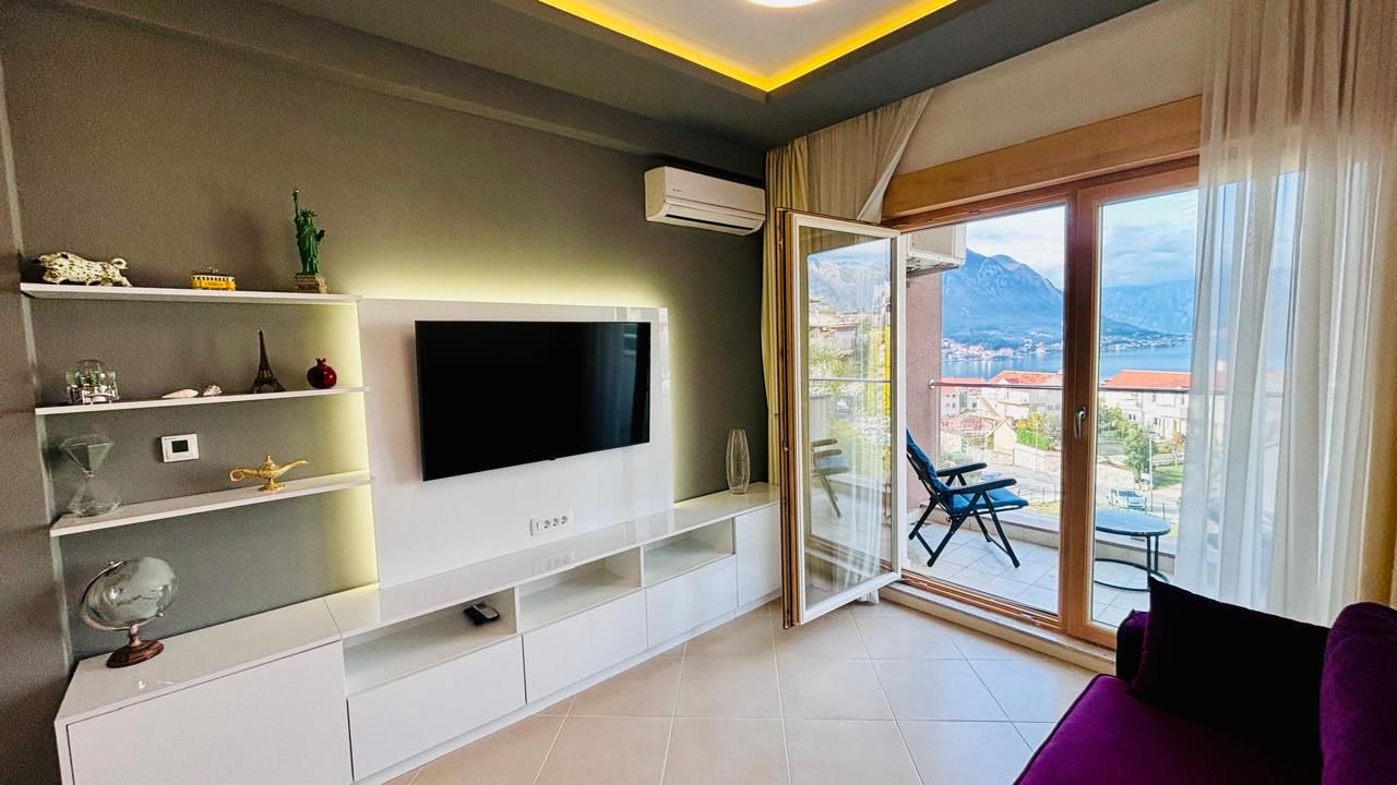 Appartement à Kotor, Monténégro, 54 m² - image 1