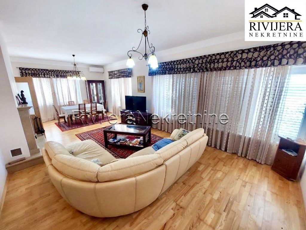 Casa en Herceg-Novi, Montenegro, 225 m² - imagen 5