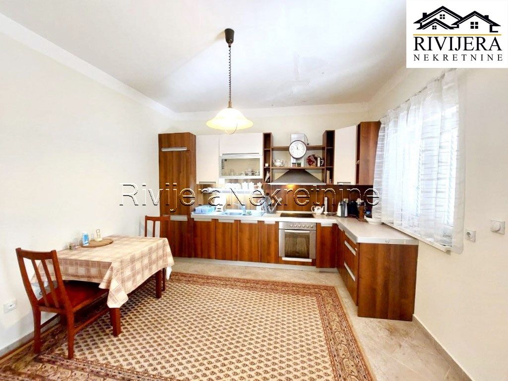 Casa en Herceg-Novi, Montenegro, 225 m² - imagen 7