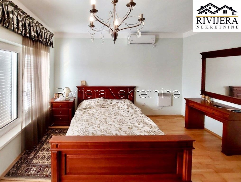 Casa en Herceg-Novi, Montenegro, 225 m² - imagen 9