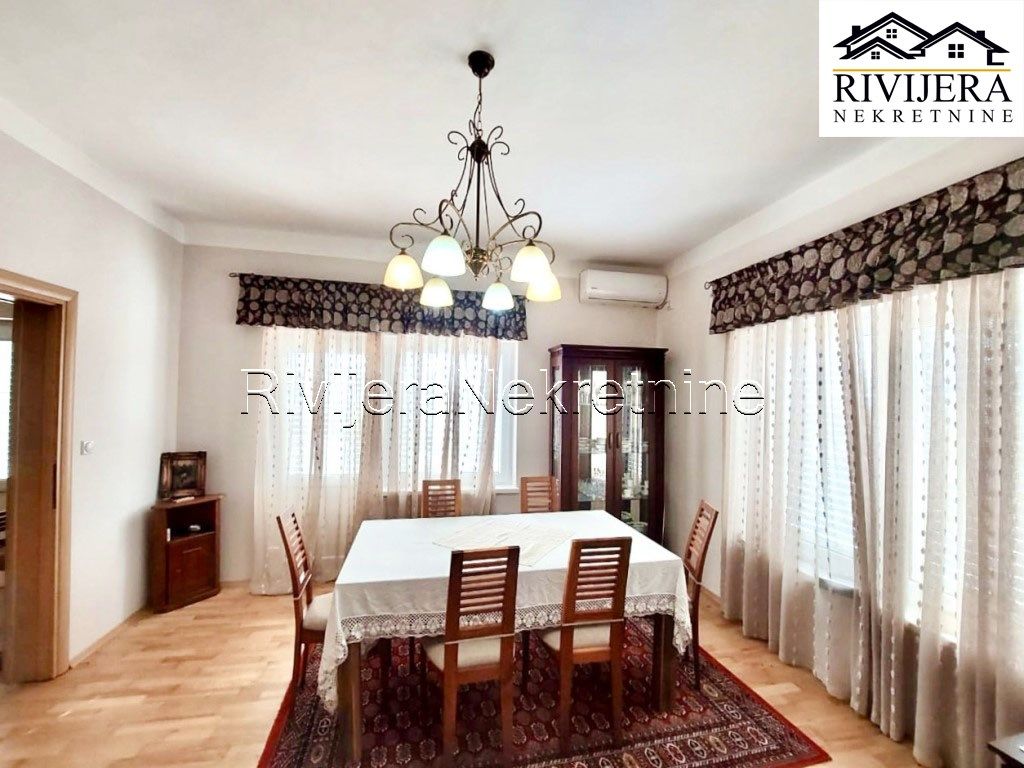 Casa en Herceg-Novi, Montenegro, 225 m² - imagen 8