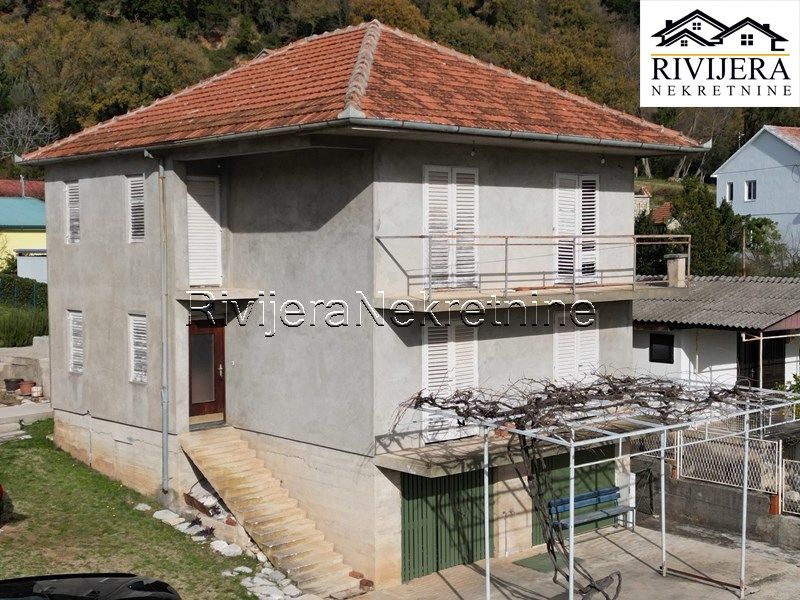 Haus in Herceg-Novi, Montenegro, 190 m² - Foto 1