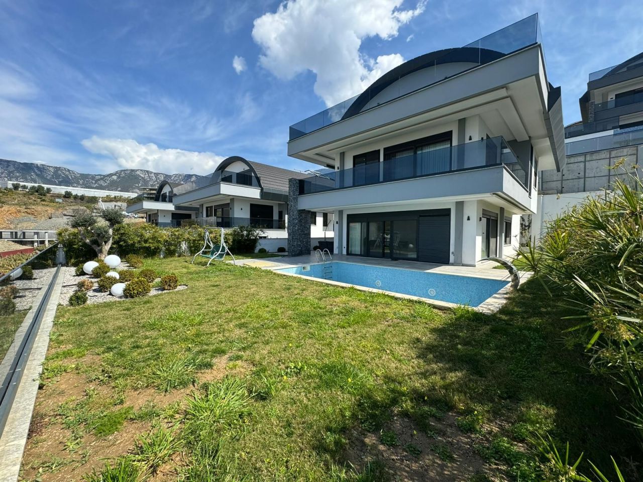 Villa en Alanya, Turquia, 350 m² - imagen 1