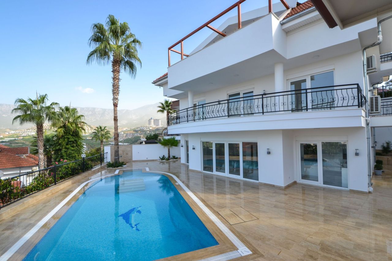 Villa in Alanya, Türkei, 320 m² - Foto 1