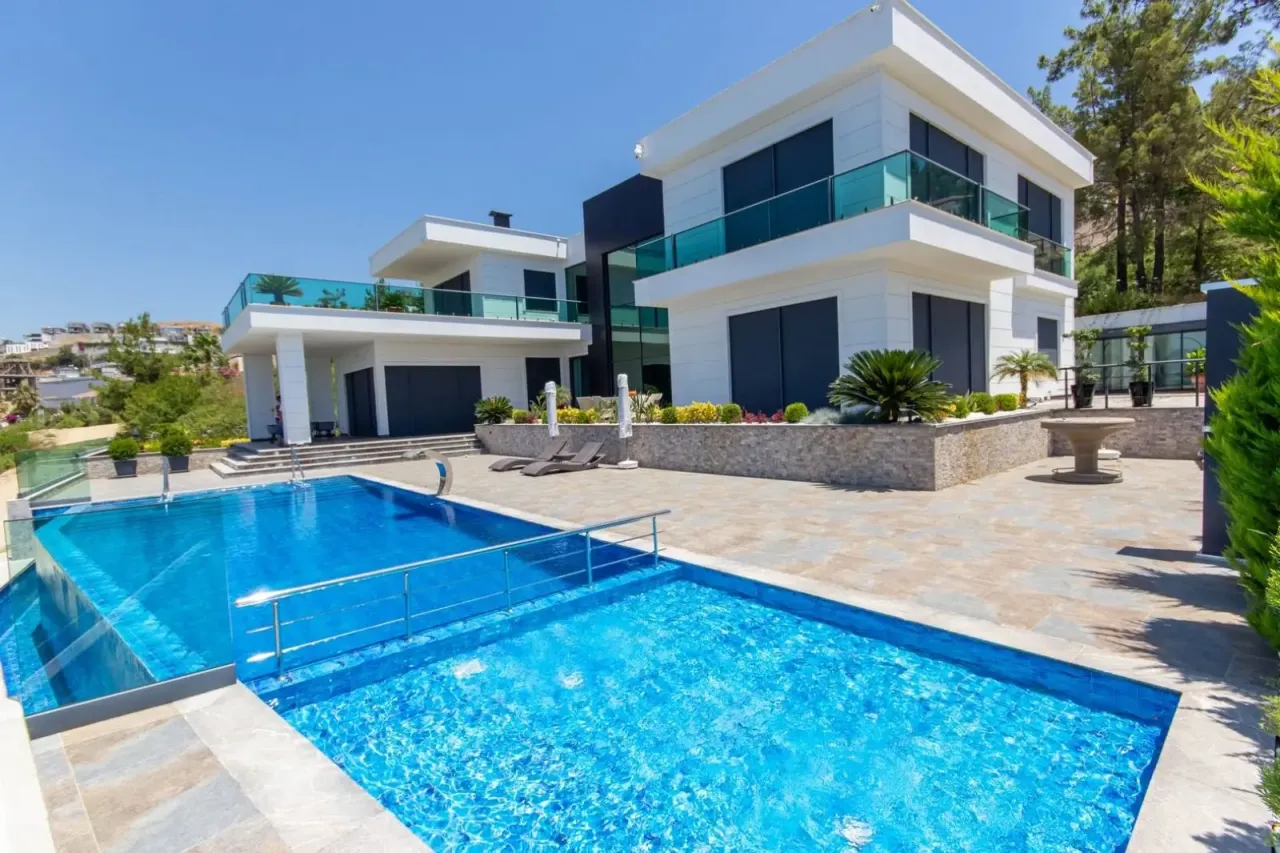 Villa à Alanya, Turquie, 680 m² - image 1