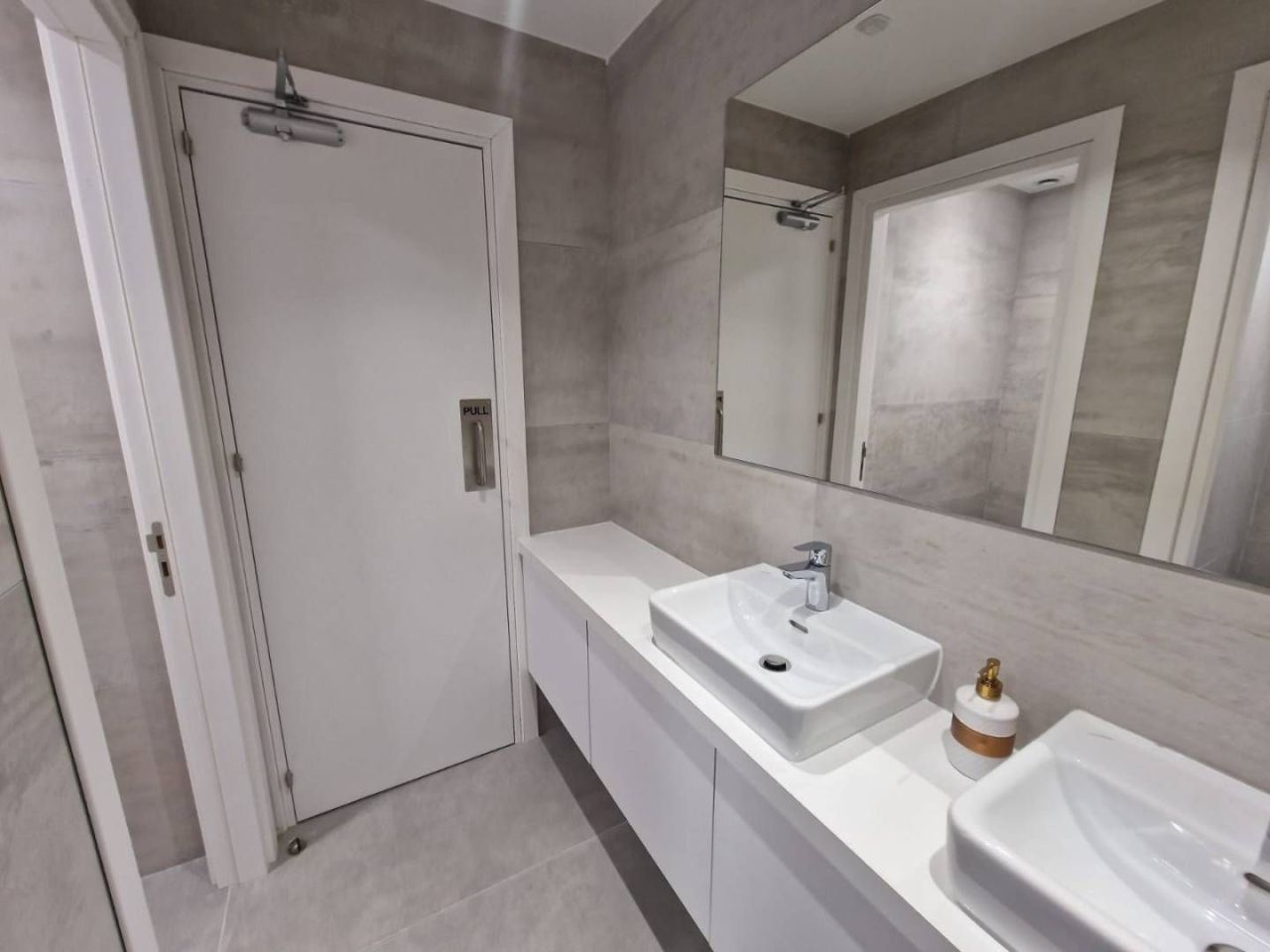 Office in Nicosia, Cyprus, 425 m² - picture 9