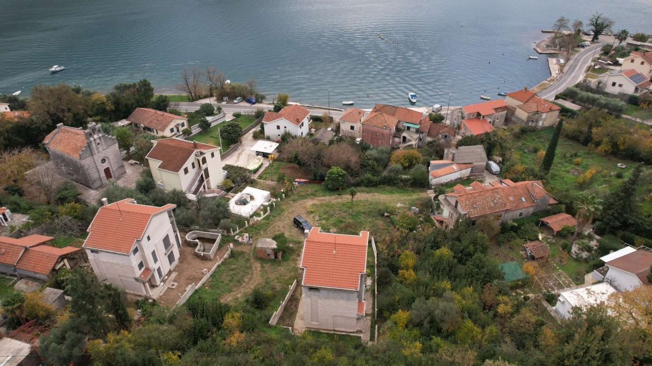 Villa a Kamenari, Montenegro, 480 m² - foto 18