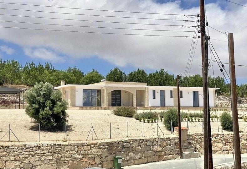 Bungalow in Polis, Cyprus, 210 m² - picture 1