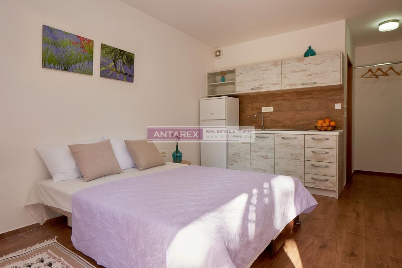 Villa en Petrovac, Montenegro, 75 m² - imagen 11