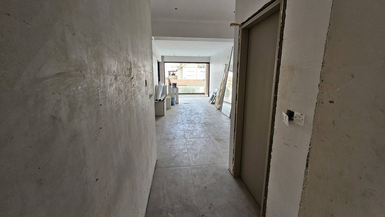 Flat in Mesa Geitonia, Cyprus, 94 m² - picture 8