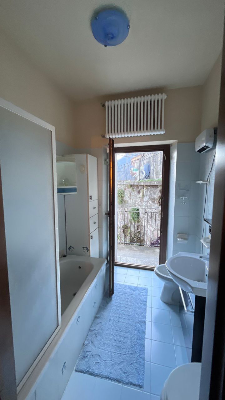 House on Lake Como, Italy, 110 m² - picture 11