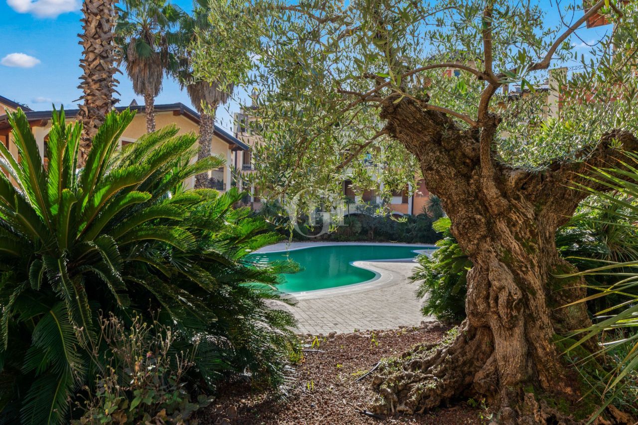 Apartamento por Lago de Garda, Italia, 72 m² - imagen 4