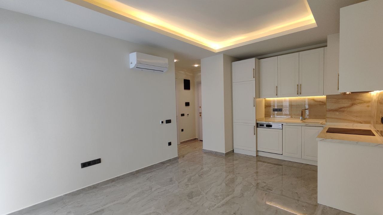 Flat in Alanya, Turkey, 51 m² - picture 1