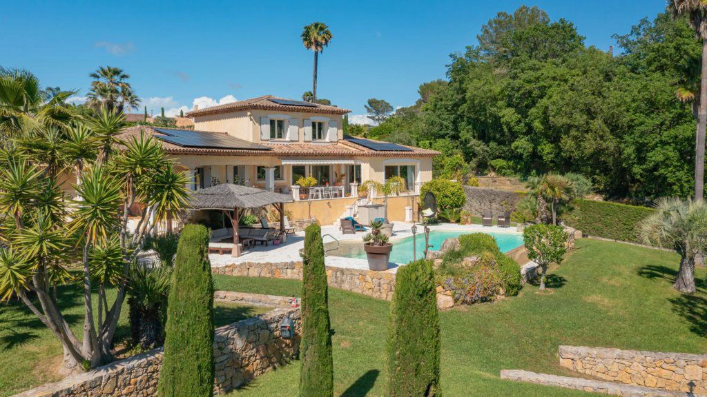 Villa in Mougins, France, 206 m² - picture 1