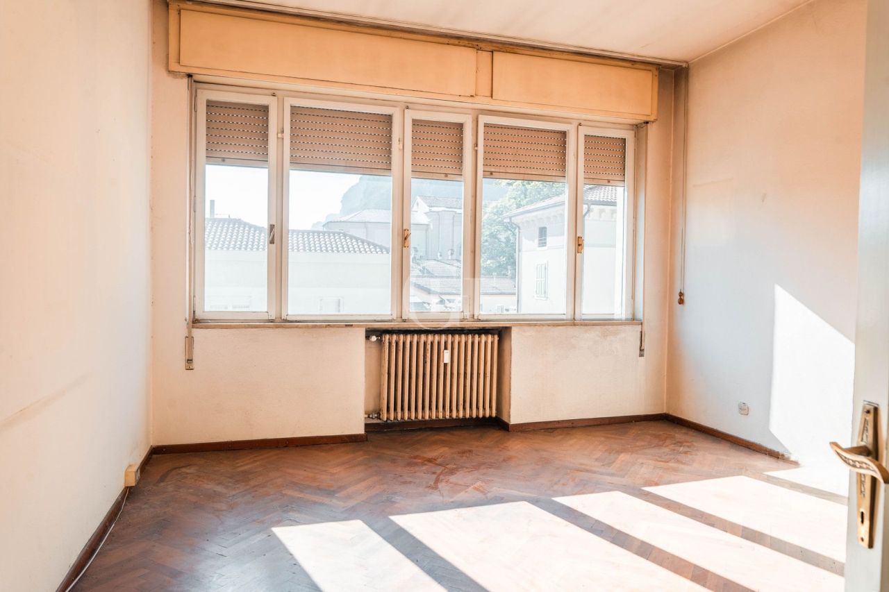 Apartamento por Lago de Garda, Italia, 155 m² - imagen 6