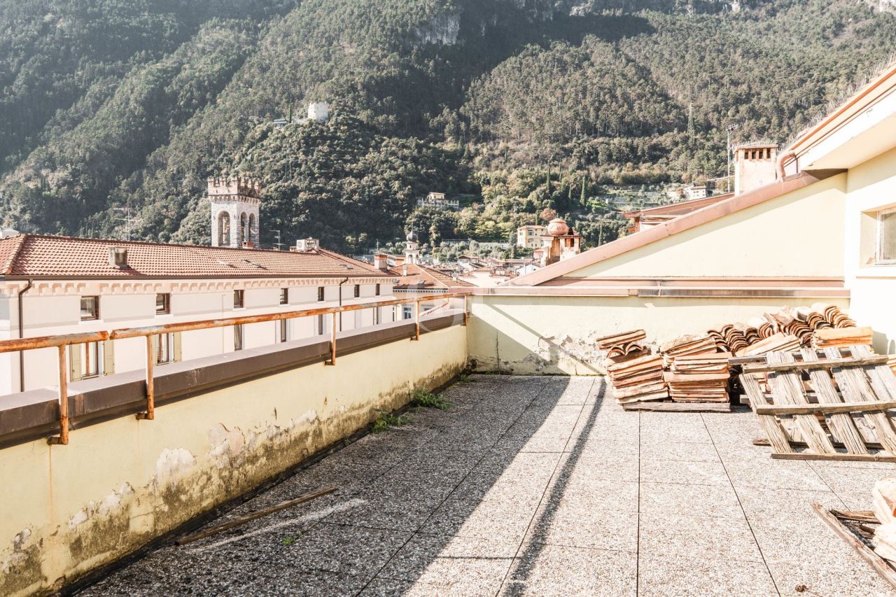 Apartamento por Lago de Garda, Italia, 155 m² - imagen 9