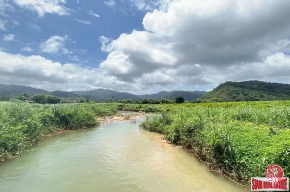 Land in Phang Nga, Thailand, 161 956 m² - picture 1