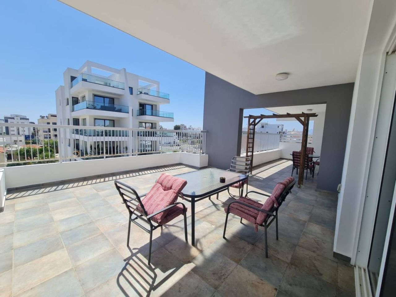 Flat in Larnaca, Cyprus, 270 m² - picture 1