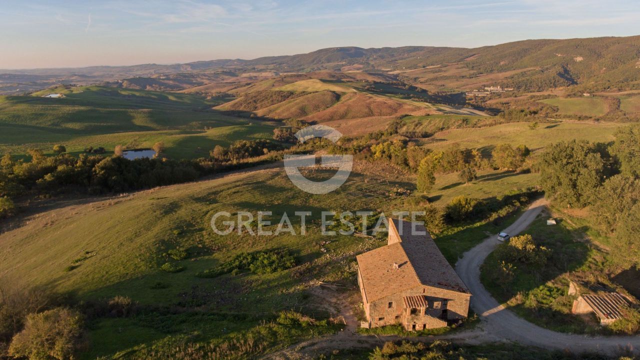 House Radicofani, Italy, 753.1 m² - picture 6