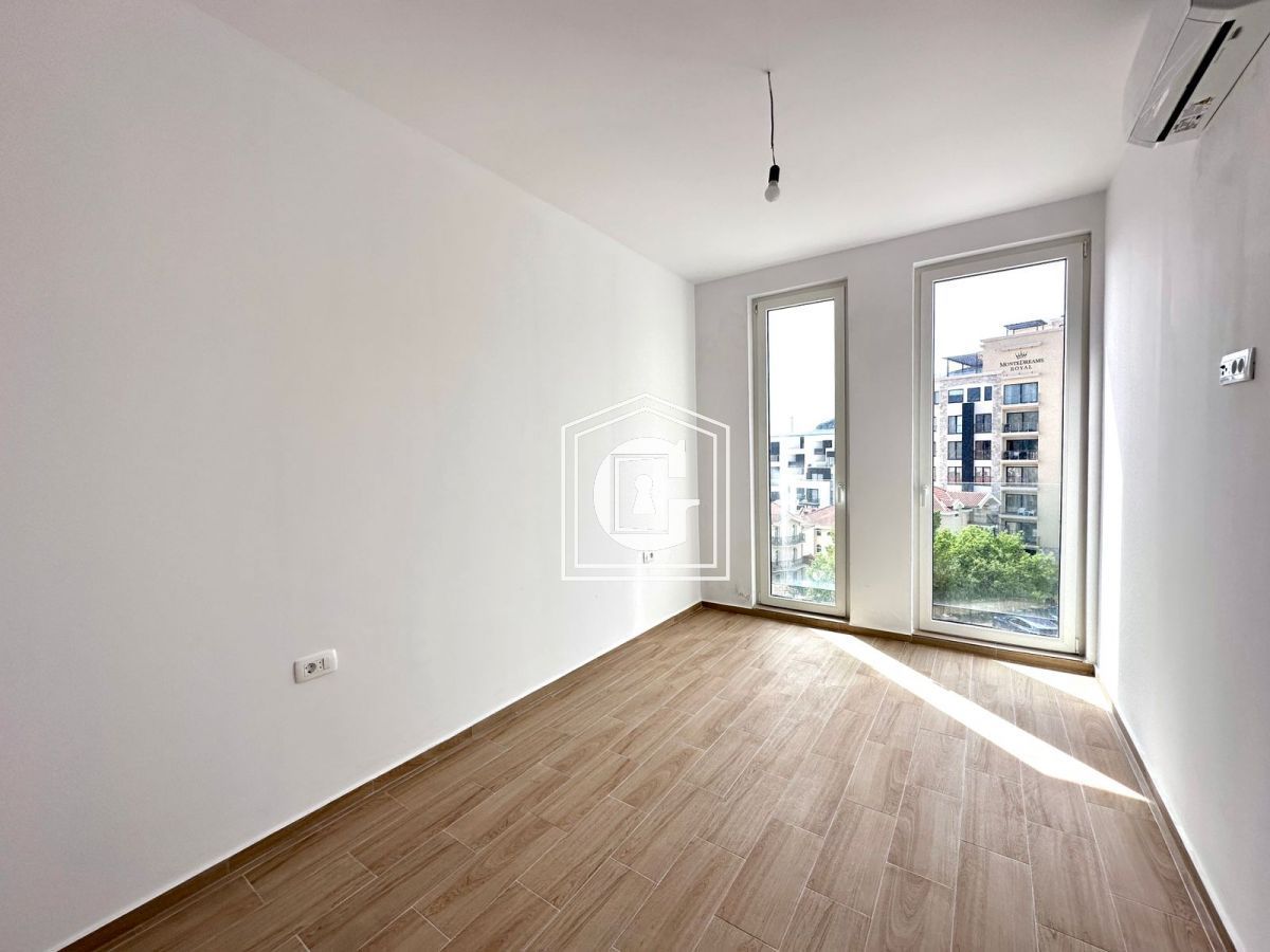 Apartment in Becici, Montenegro, 69 m² - Foto 1