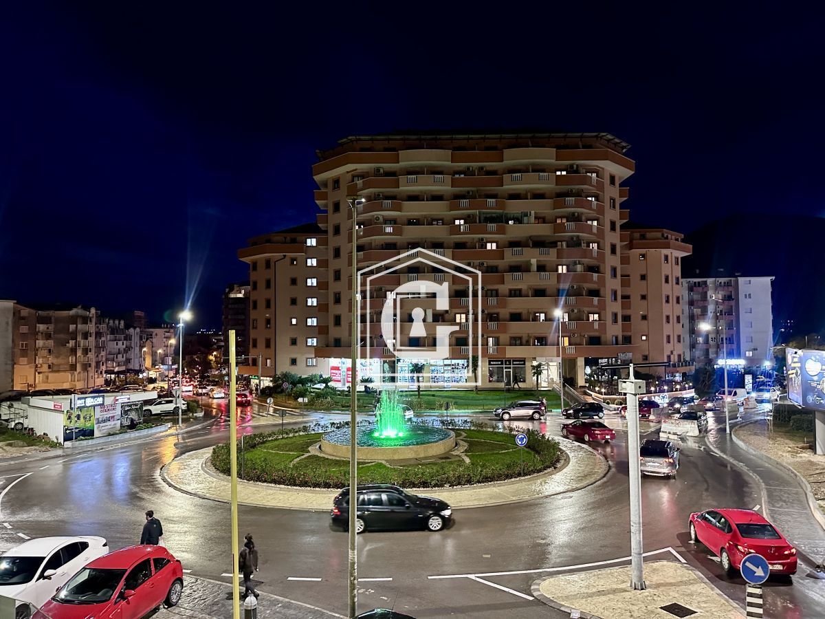 Commercial property in Budva, Montenegro, 43 m² - picture 2