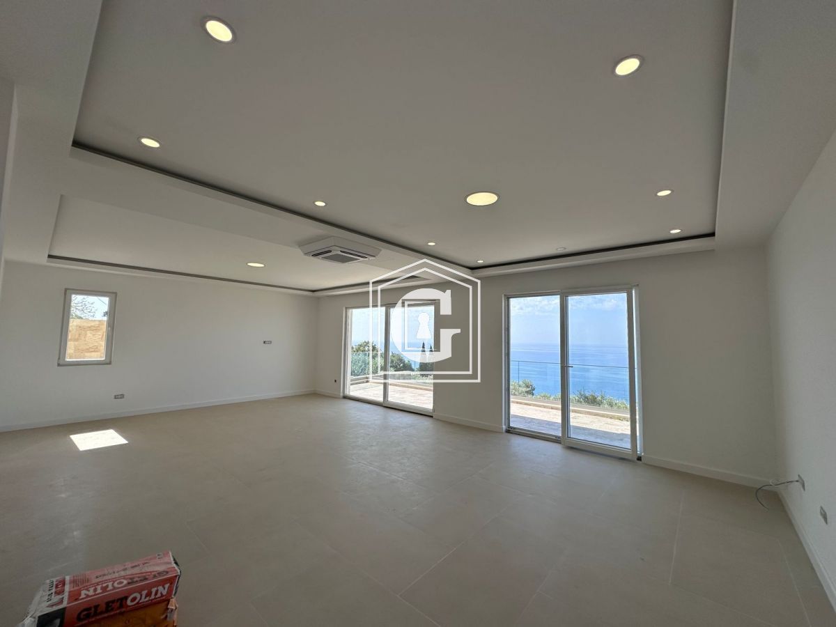 Villa en Rezevici, Montenegro, 217 m² - imagen 3
