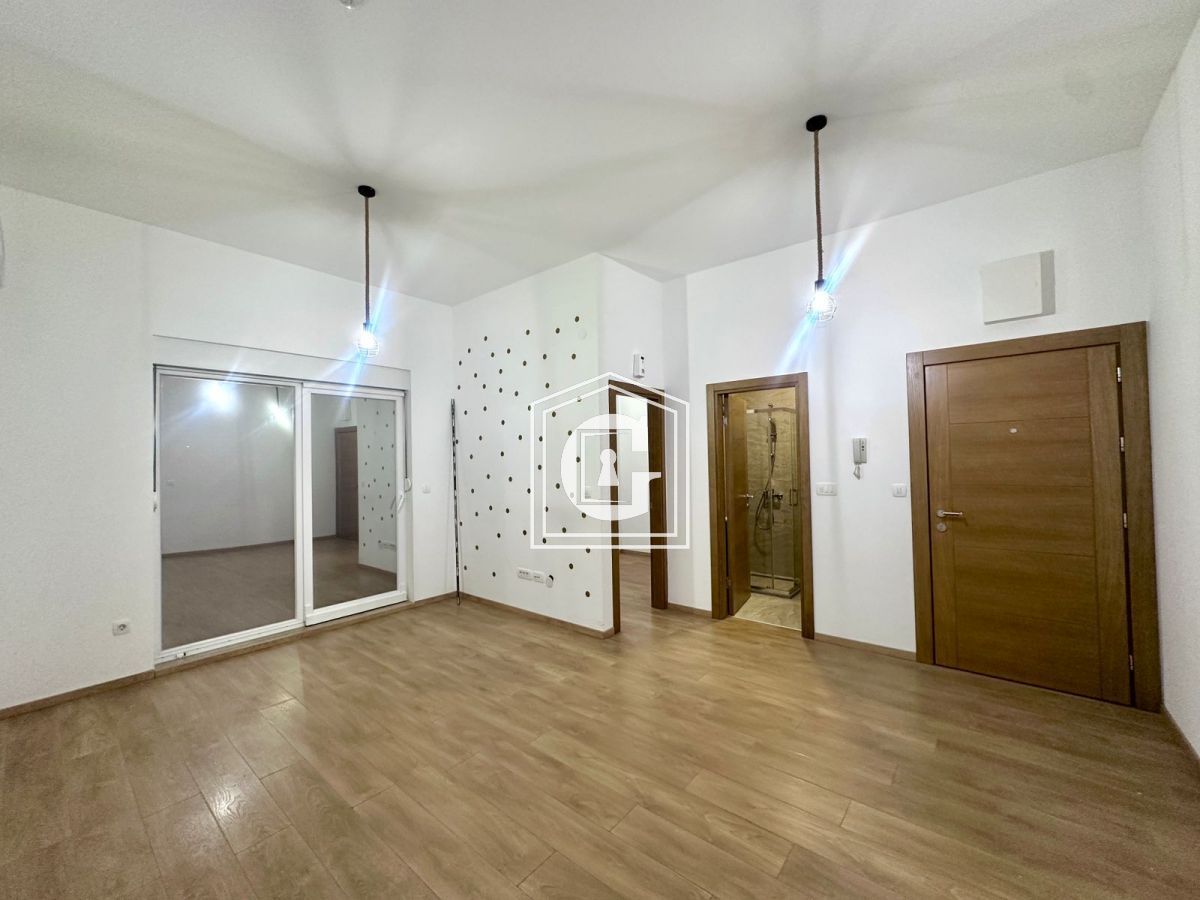 Commercial property in Budva, Montenegro, 43 m² - picture 3