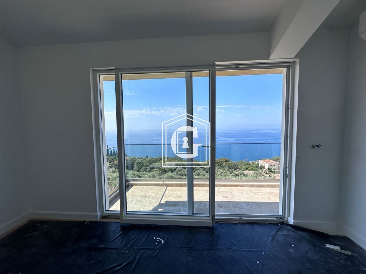 Villa en Rezevici, Montenegro, 217 m² - imagen 4