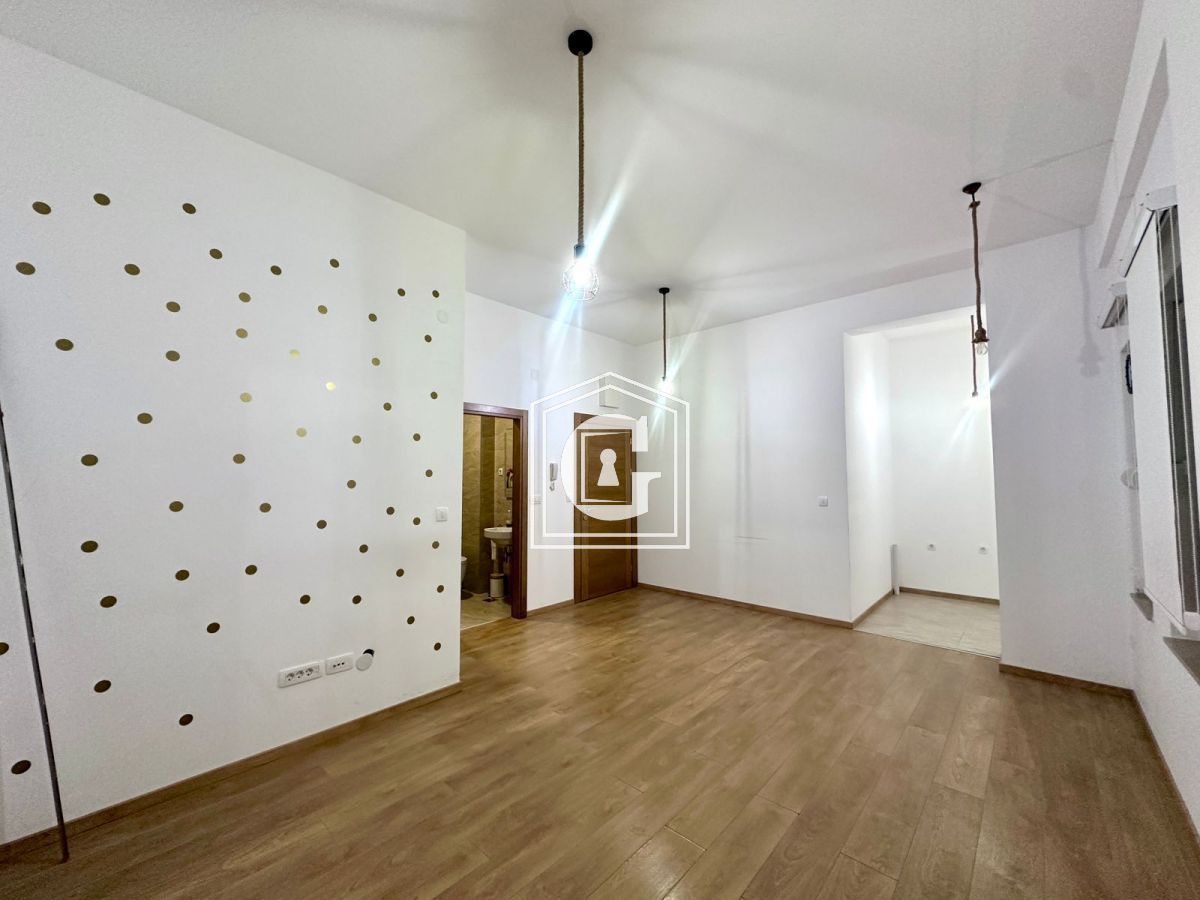 Commercial property in Budva, Montenegro, 43 m² - picture 4