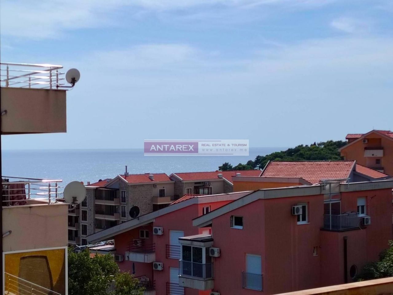 Apartamento en Petrovac, Montenegro, 81 m² - imagen 1