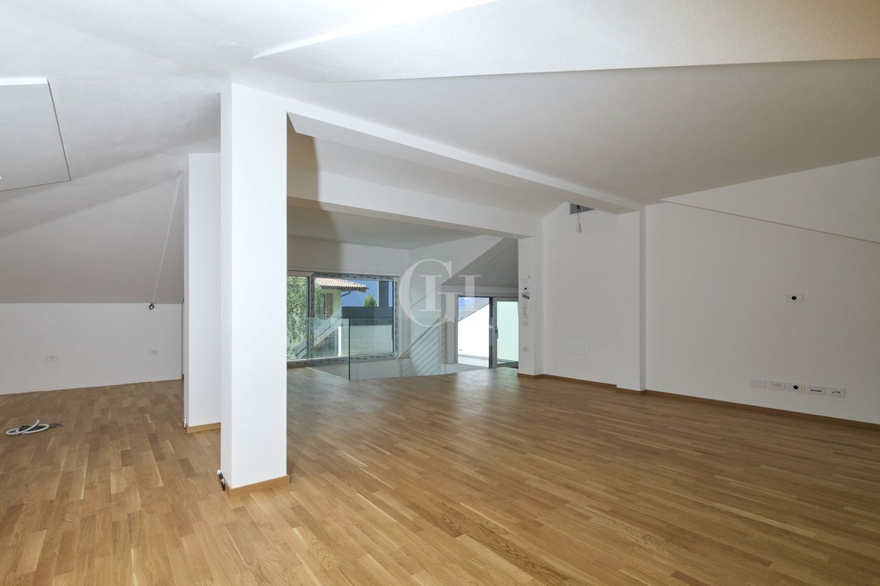Ático por Lago de Garda, Italia, 215 m² - imagen 7