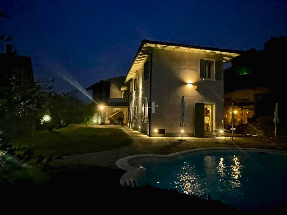 Villa por Lago de Garda, Italia, 189 m² - imagen 3