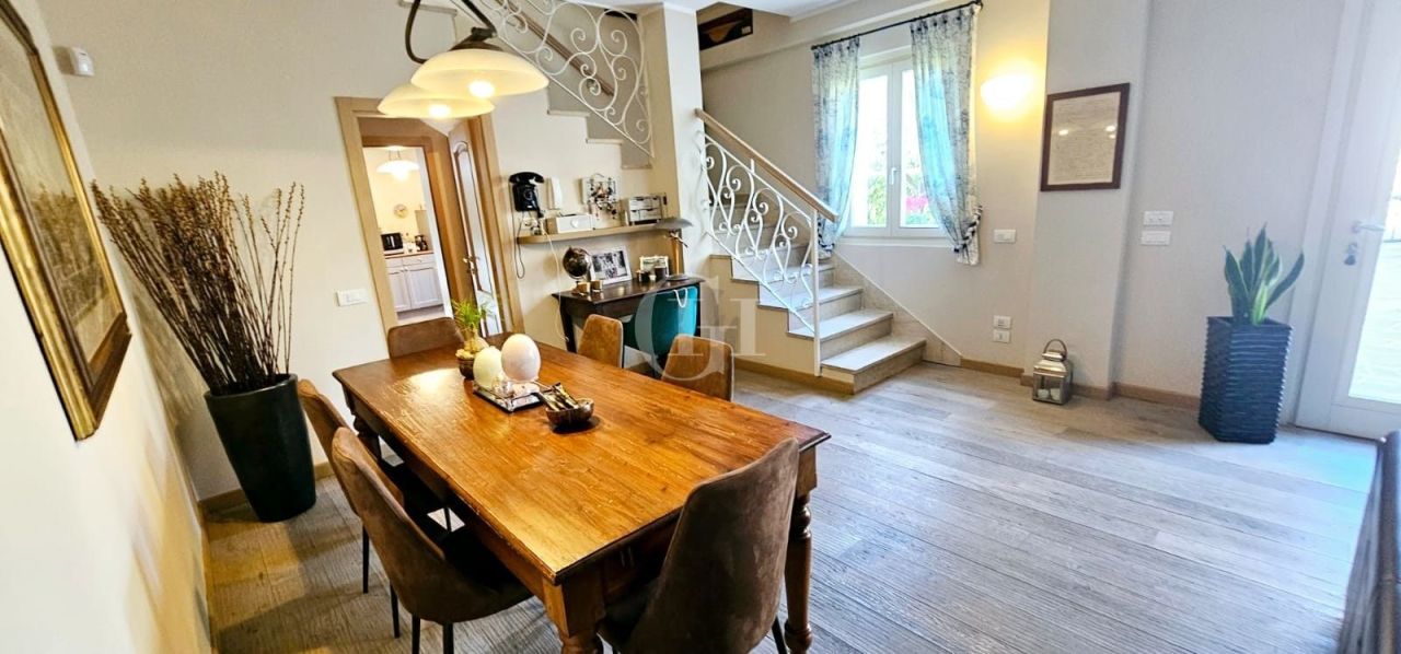 Villa por Lago de Garda, Italia, 189 m² - imagen 7