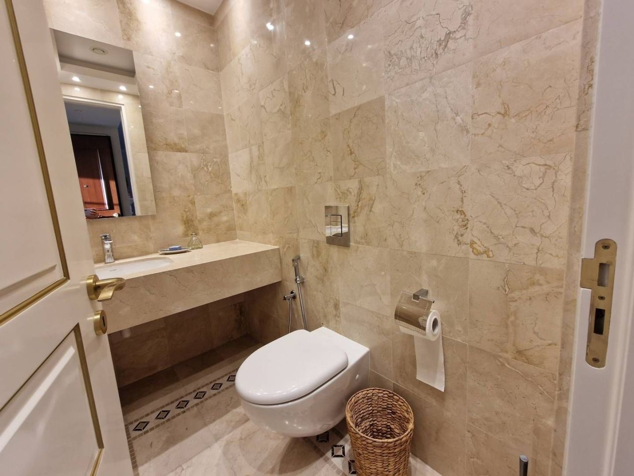 Flat in Germasogeia, Cyprus, 192 m² - picture 10