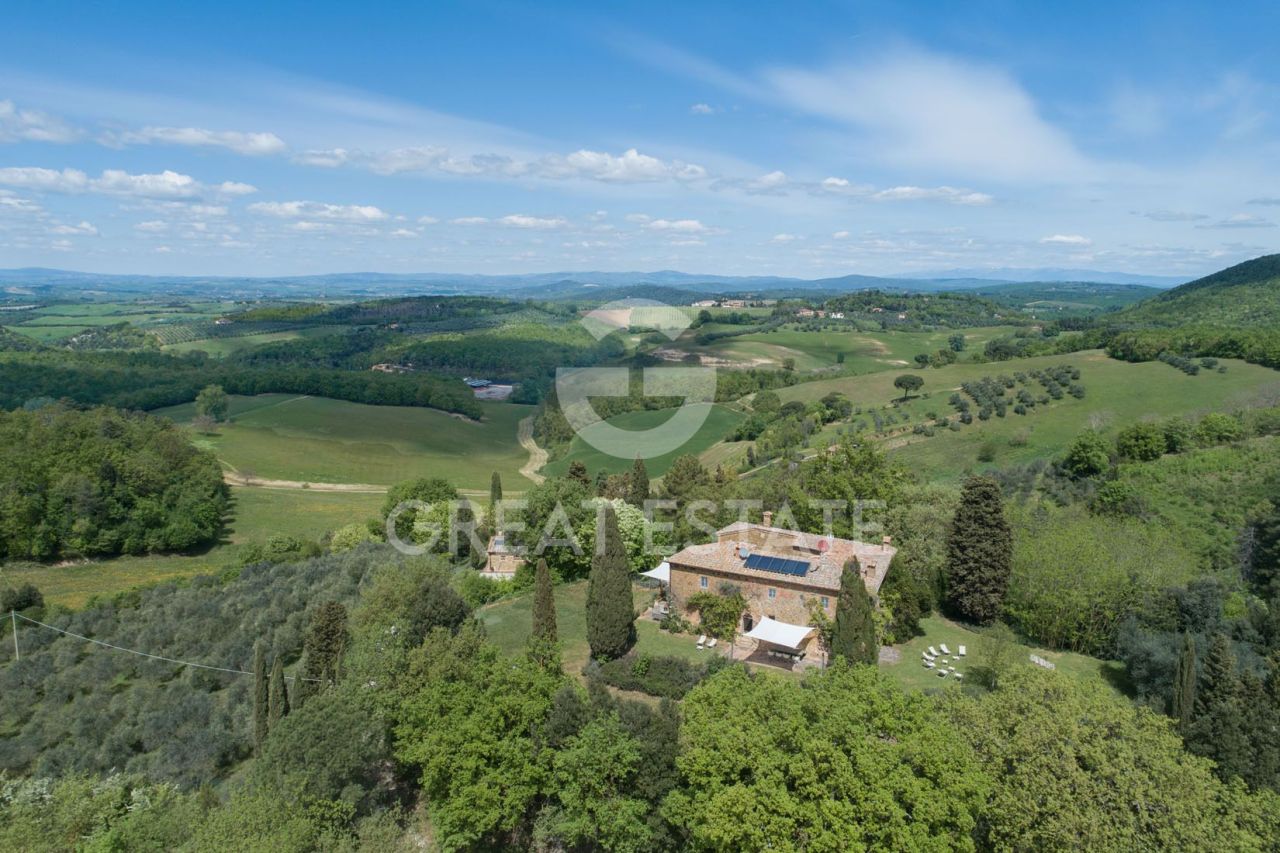 House in Montalcino, Italy, 670.4 m² - picture 1