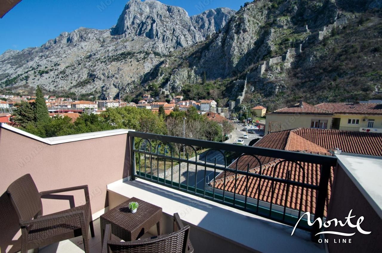 Hotel in Kotor, Montenegro, 960 m² - picture 1