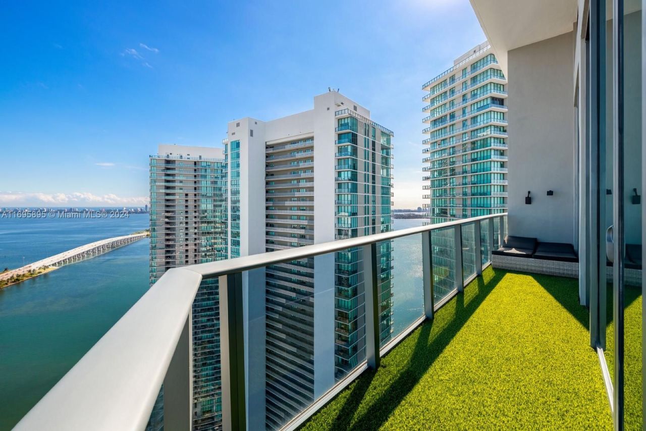 Penthouse in Miami, USA, 220 m² - picture 4