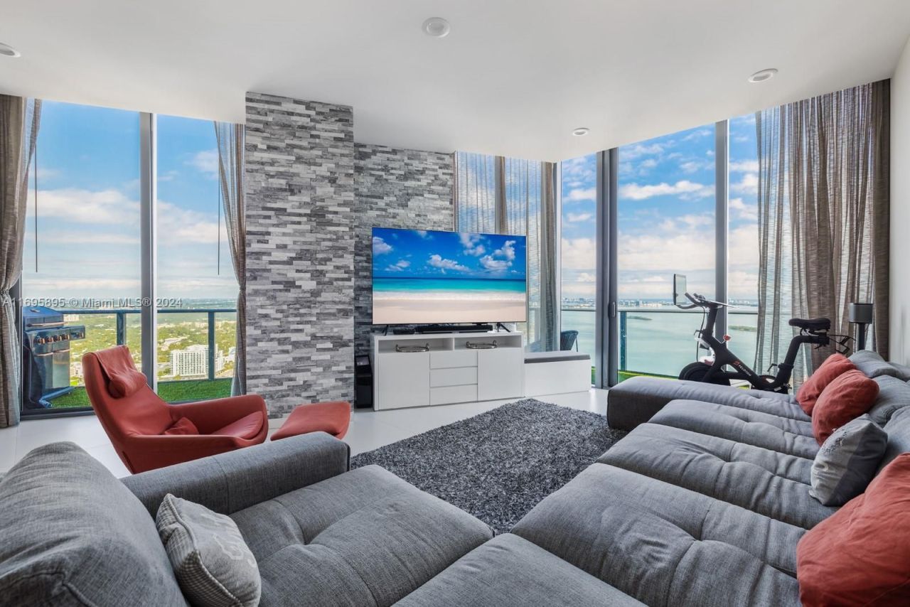 Penthouse in Miami, USA, 220 m² - picture 3