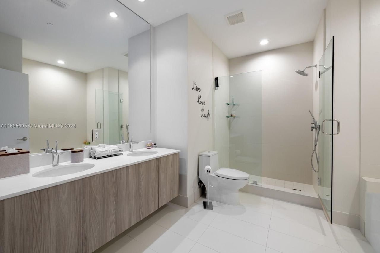 Penthouse in Miami, USA, 220 m² - picture 13