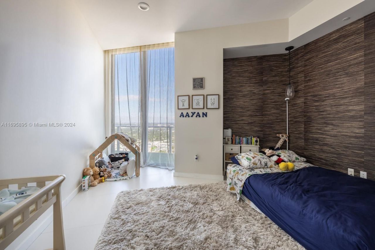 Penthouse in Miami, USA, 220 m² - picture 11