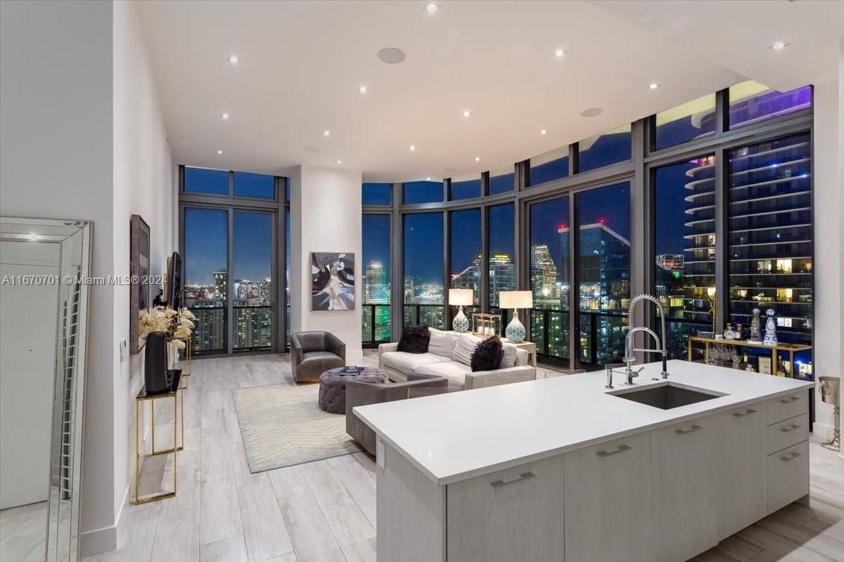 Ático en Miami, Estados Unidos, 220 m² - imagen 2