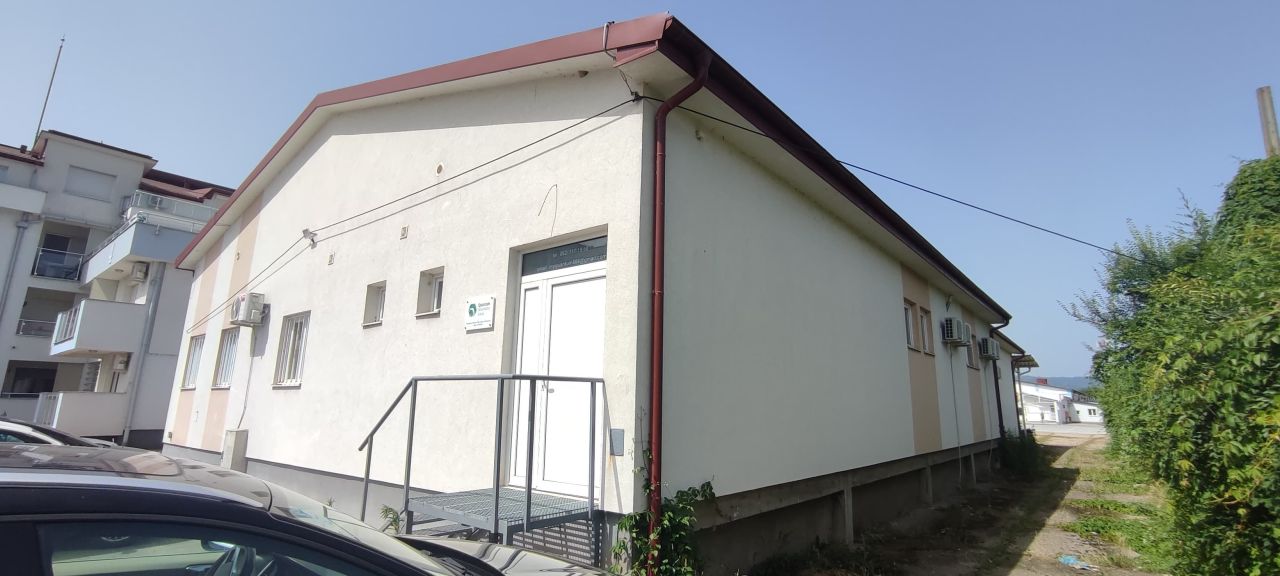 Biens commerciaux à Loznica, Serbie, 476 m² - image 1