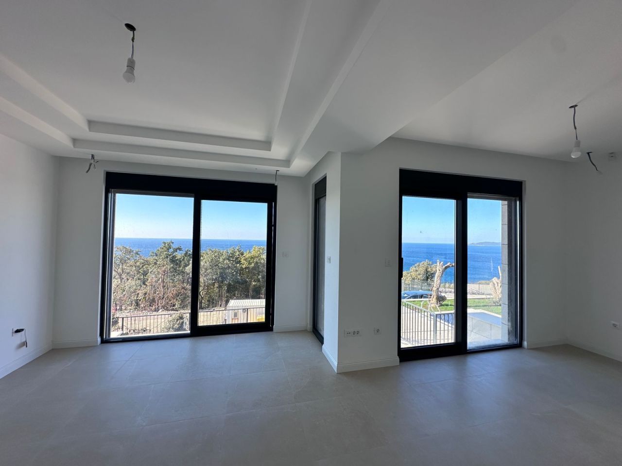 Townhouse in Rezevici, Montenegro, 195 m² - picture 3