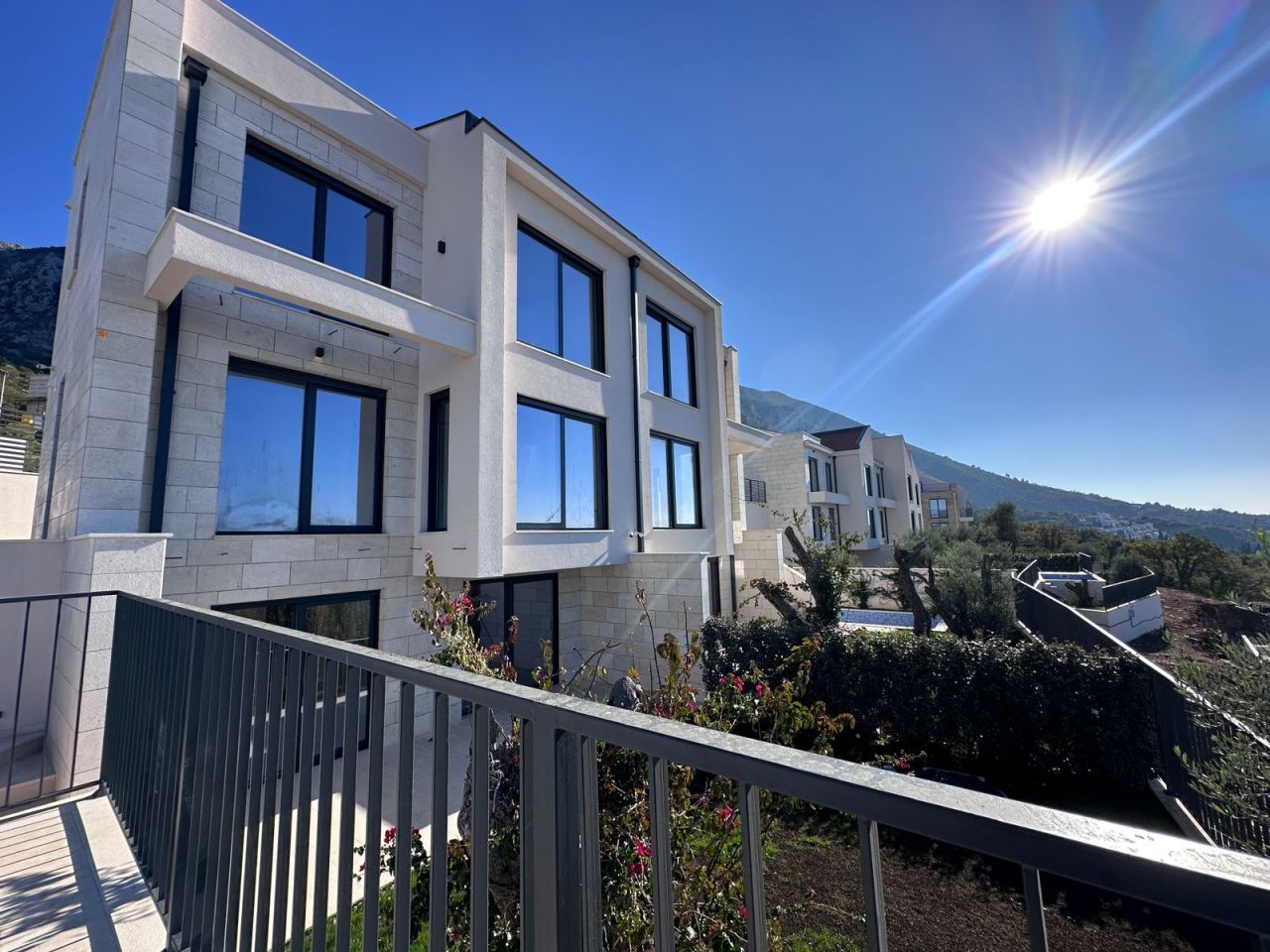 Townhouse in Rezevici, Montenegro, 195 m² - picture 6