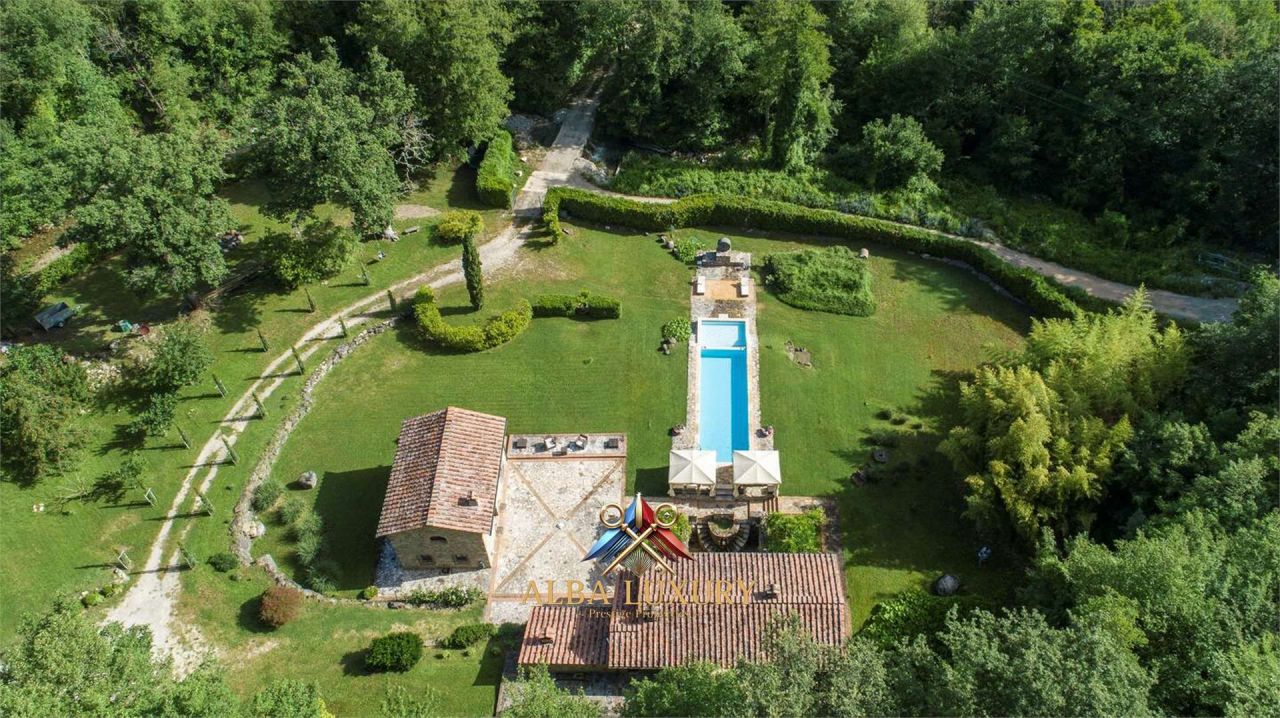 Villa Via Tiberio Gazzei, Italy, 510 m² - picture 1