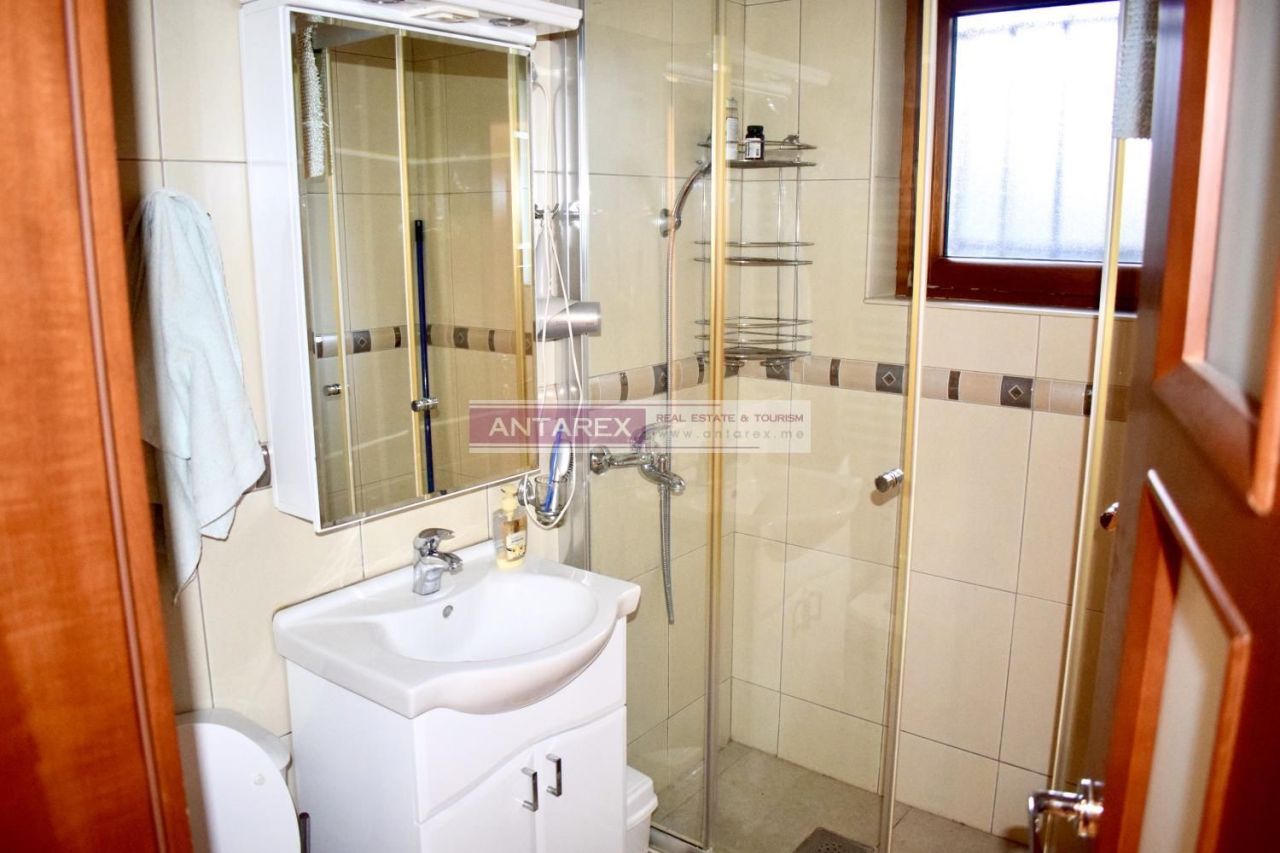 Villa en Petrovac, Montenegro, 217 m² - imagen 19