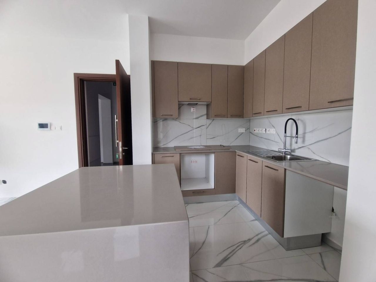 Piso en Germasogeia, Chipre, 100 m² - imagen 3