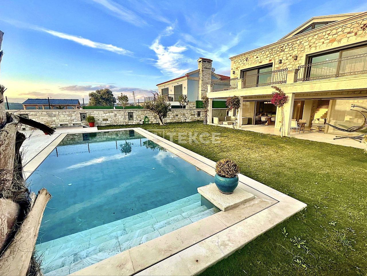 Villa en Cesme, Turquia, 400 m² - imagen 1