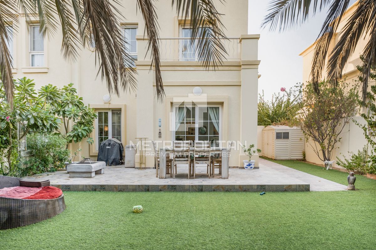 Maison urbaine à Dubaï, EAU, 324 m² - image 1