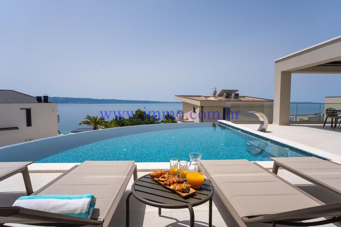 Villa en Split, Croacia, 370 m² - imagen 1